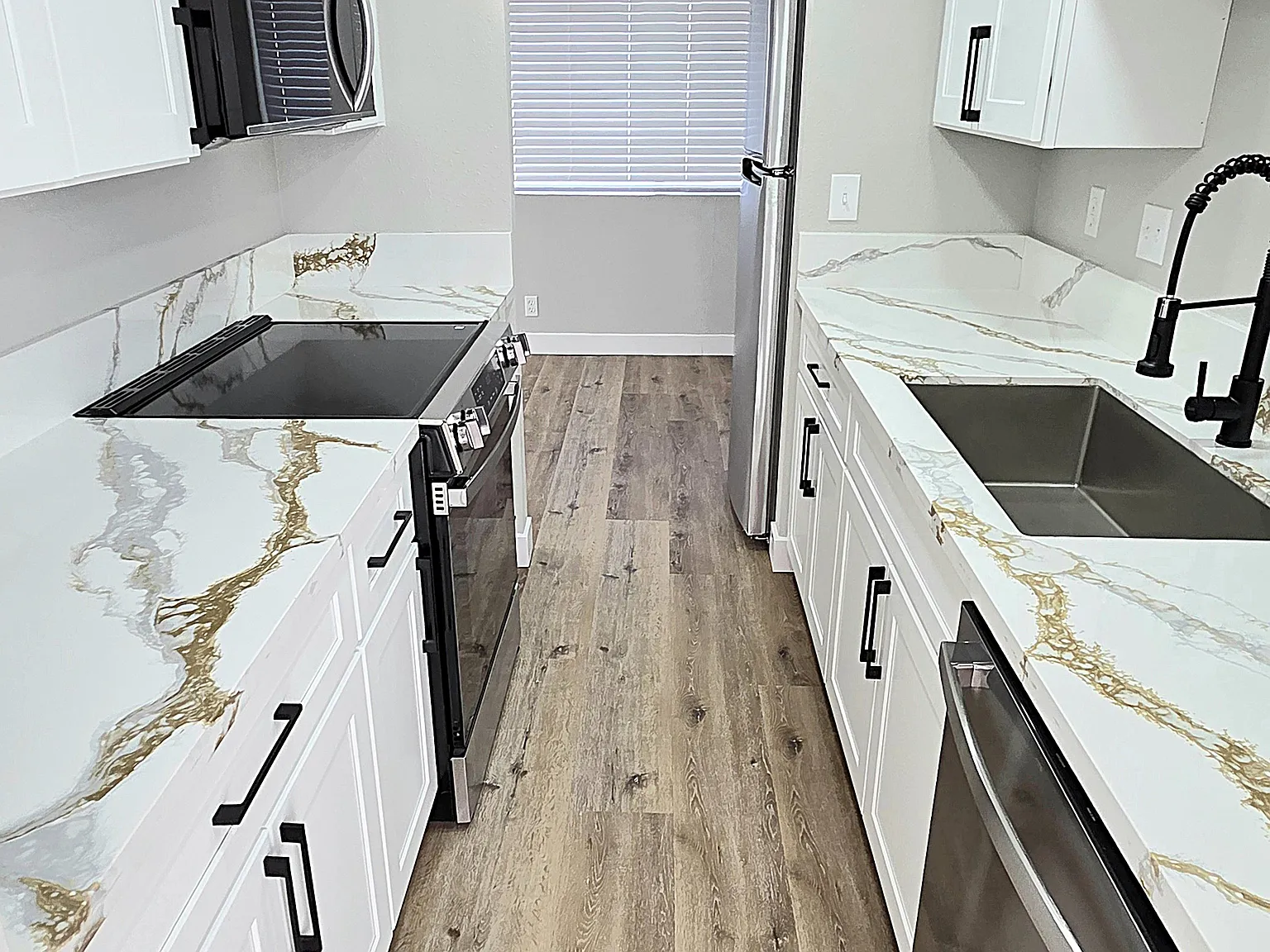 2 bed, 948 sqft, $1,350 — Photo 2