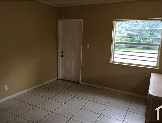 2nd image of 721 SW 2nd Ct #1