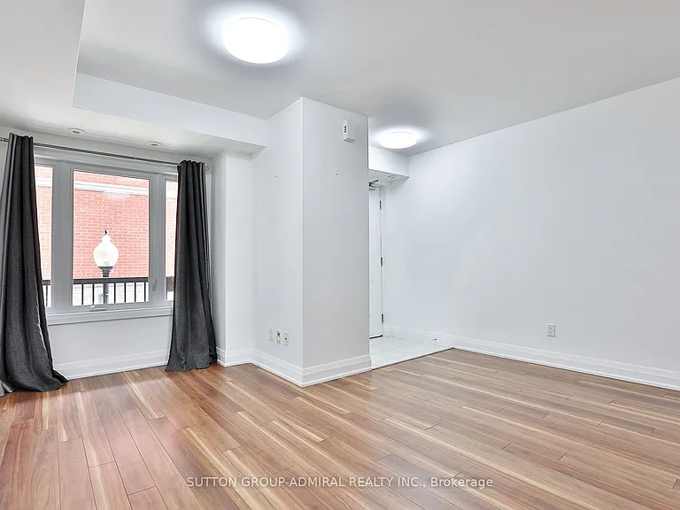 318 John St #265 — Photo 9