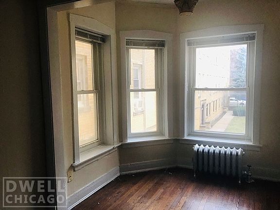 2nd image of 6526 N Lakewood Ave #6540-4