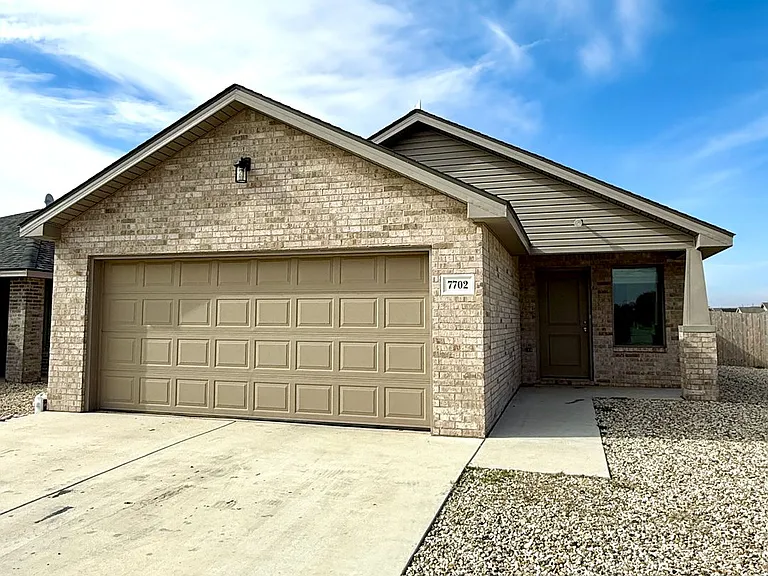 7702 Elm Ave — Photo 1