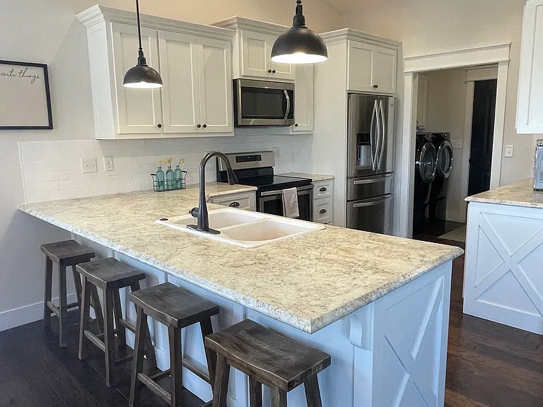 502 N 2420 E — Photo 3