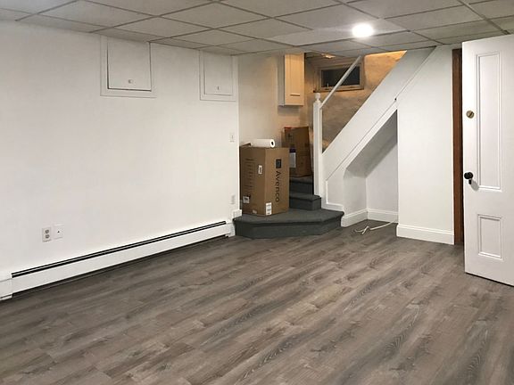 3rd image of 35 Parsons St #B