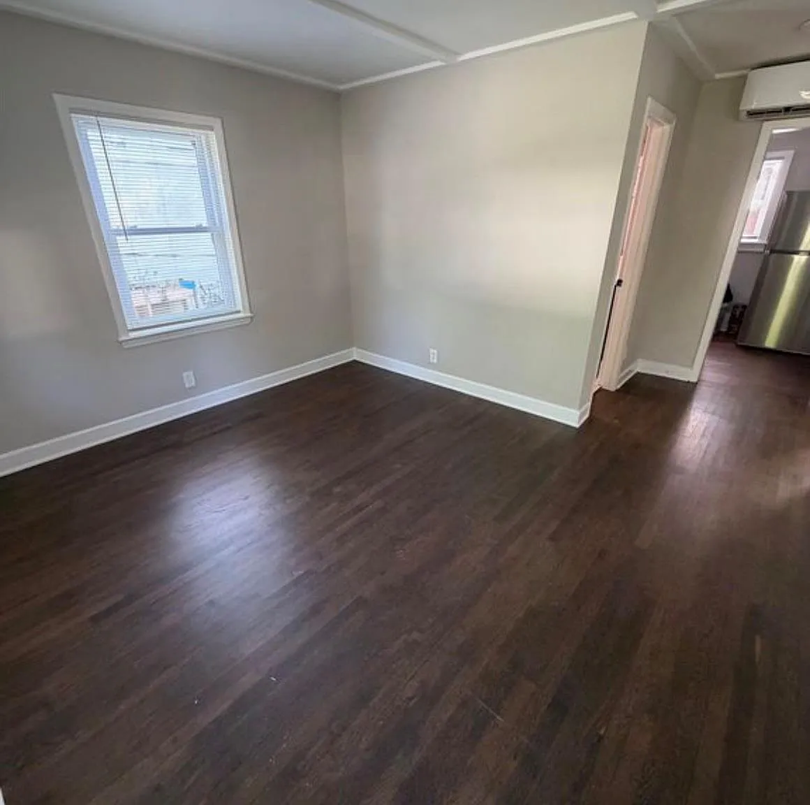 1900 Welch Pl — Photo 3