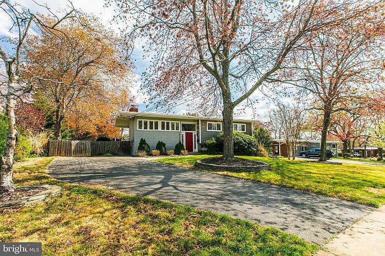 1st image of 6124 Knollwood Dr