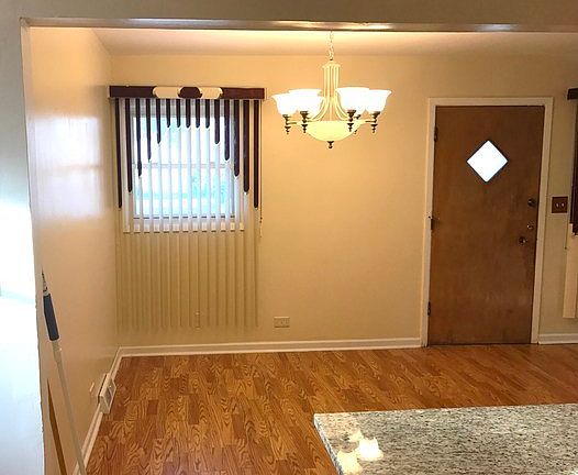 3rd image of 238 E Jefferson St