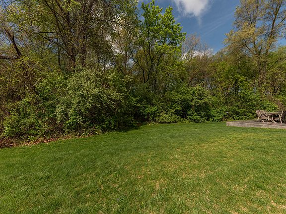 4th image of 15796 Pebblebrook Dr
