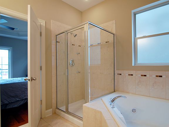 4th image of 4452 S Vincennes Ave #2S
