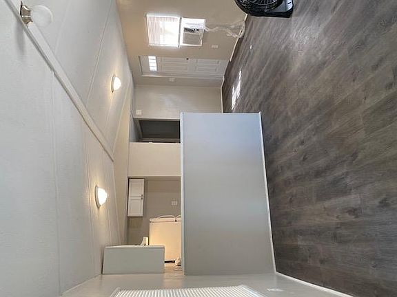 5th image of 119 Americana St
