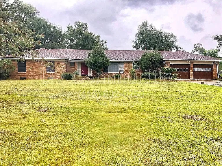 817 Westmont Dr — Photo 2