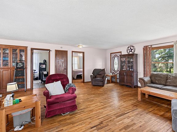 5th image of 5800 85th St NW