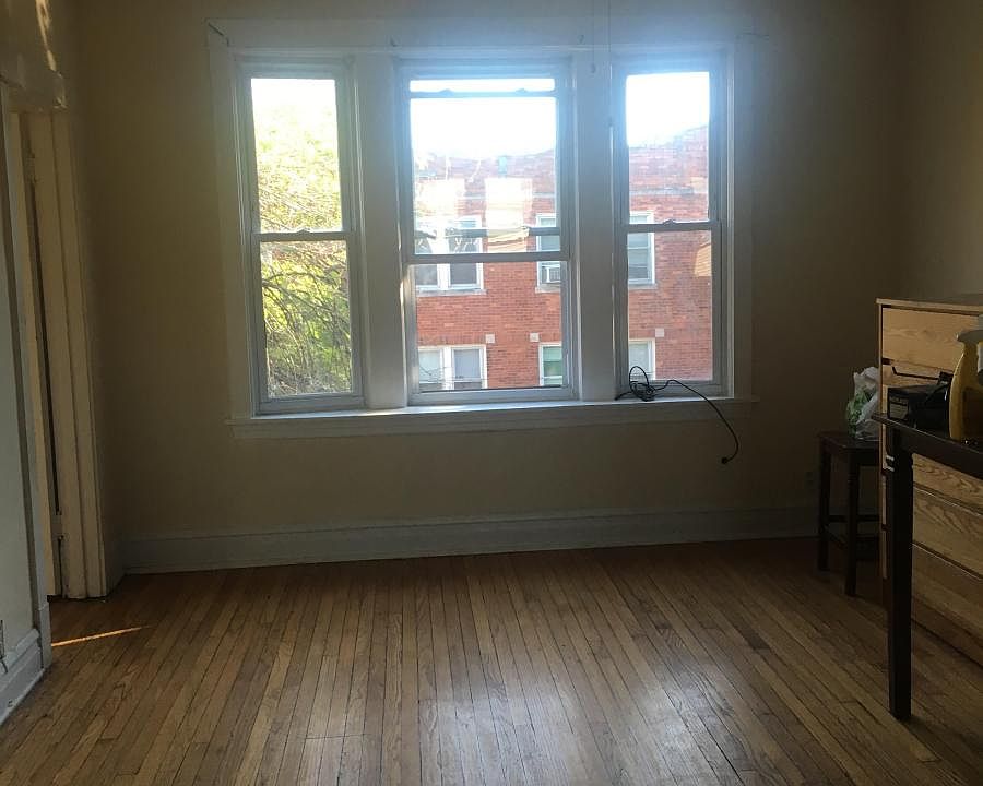 2nd image of 4634 W Barry Ave #2