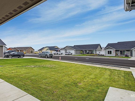3rd image of 1438 Horizon Ct