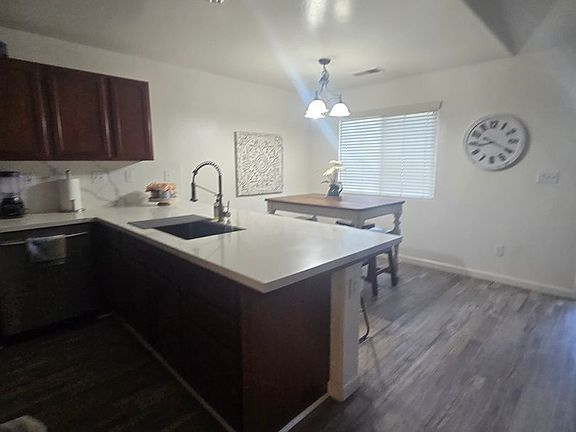 5th image of 2078 W Hampton Dr