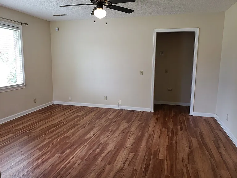 5050 Queen Chapel Rd — Photo 11