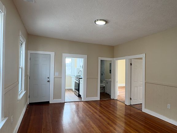 3rd image of 136 Nye St