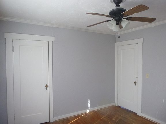 2nd image of 3316 N Robinson Ave APT 5