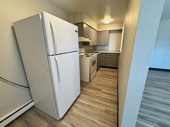 3rd image of 2237 E Boulder St APT 6