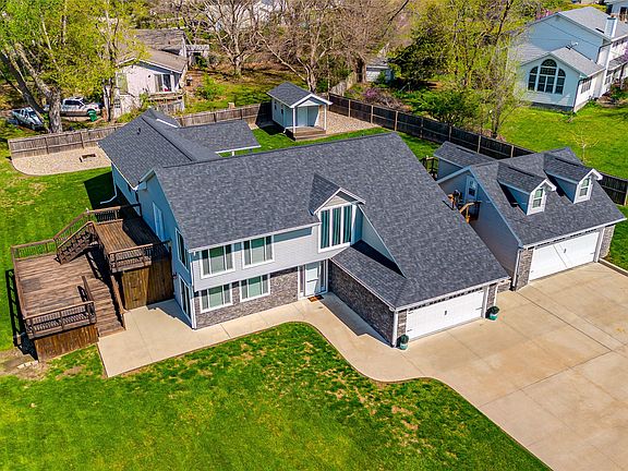 2nd image of 6810 Coburn Ln