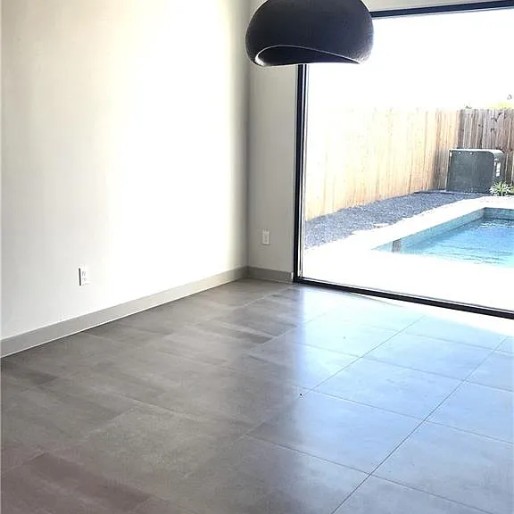 2712 W Hatfield Ave — Photo 6