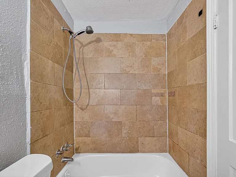 10106 Sierra Dr — Photo 17