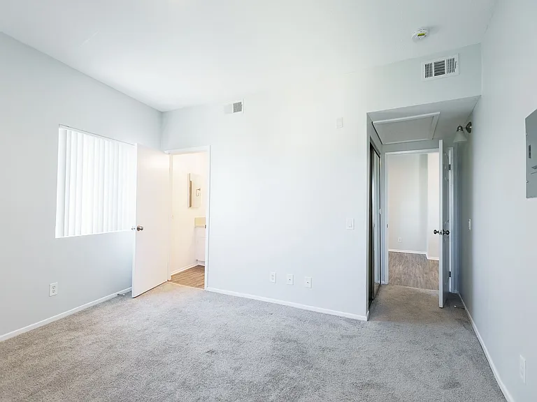 14900 Moorpark Street — Photo 53