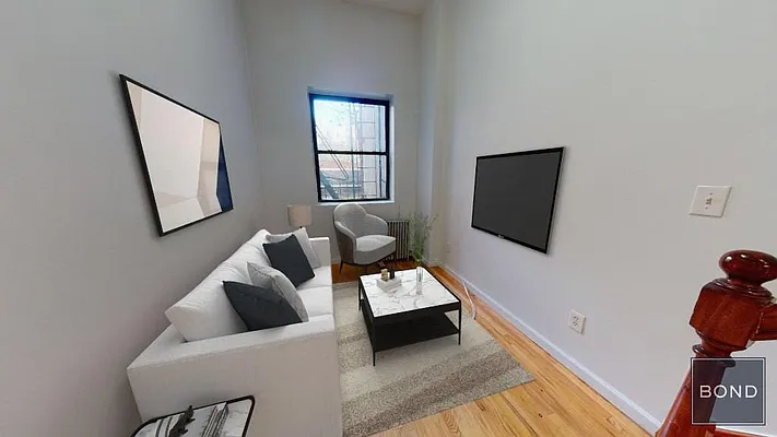 Rented by Bond New York | media 26