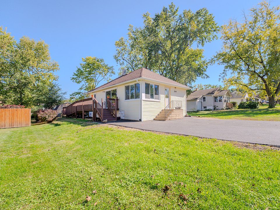 1st image of 204 Barr Elms Ave