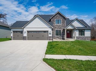 5923 Middle Grove Rd, Fort Wayne, IN 46804