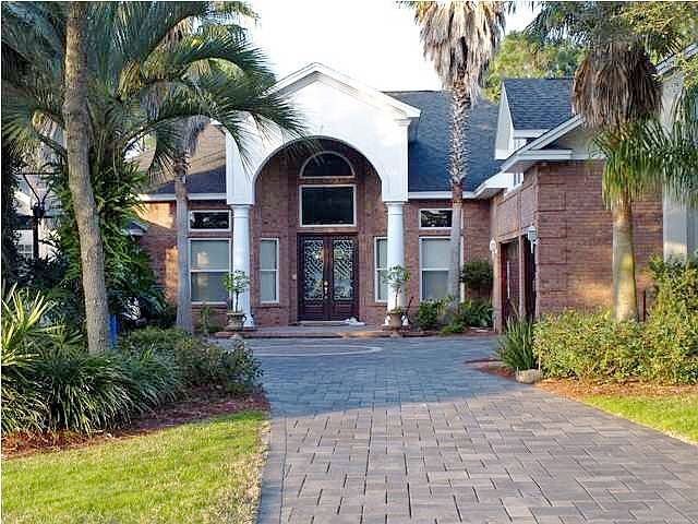 1st image of 146 Country Club Dr W