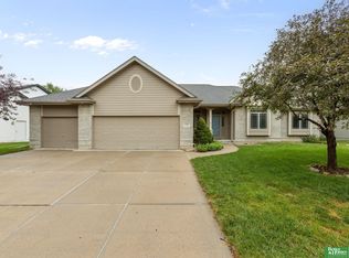 18302 Honeysuckle Dr, Elkhorn, NE 68022