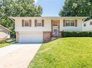 2411 Beechwood Blvd, Saint Joseph, MO 64503