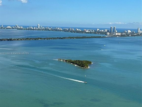 5th image of 1750 N Bayshore Dr #Penthouse 5401