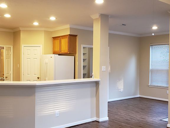 5th image of 24118 Northshire Ln