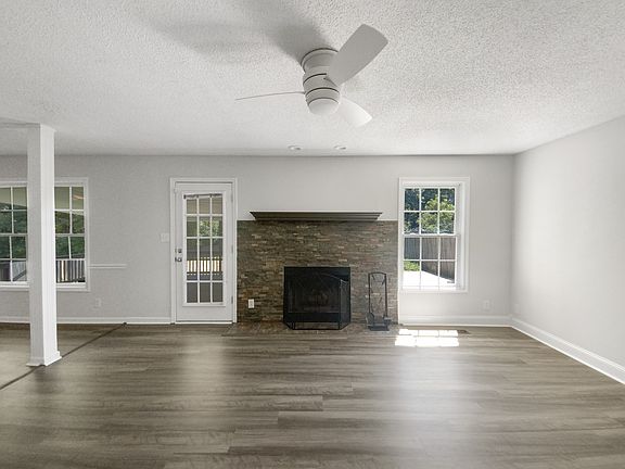 5th image of 1012 Garfield Way