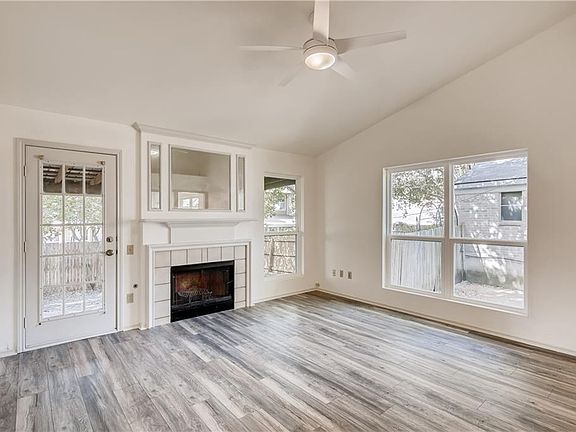 3rd image of 1107 Hatteras Dr