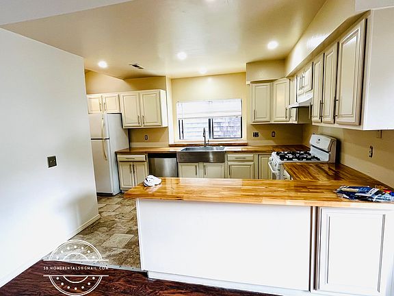 3rd image of 733 W Figueroa St #B