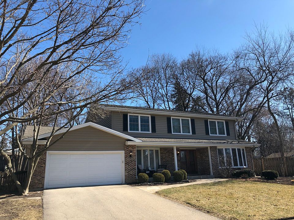2nd image of 1110 Pine Tree Ln