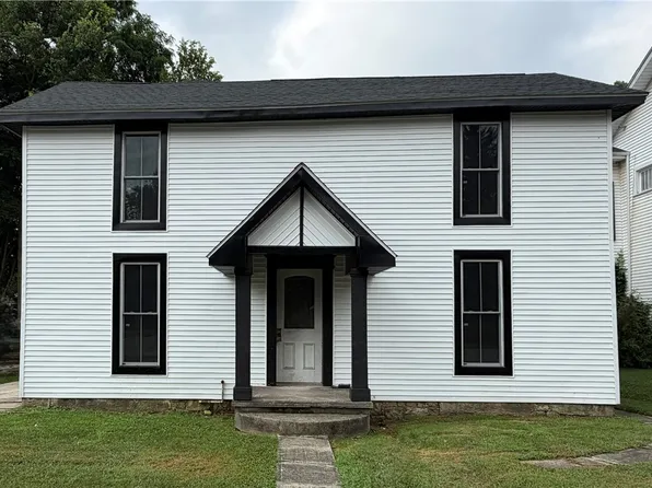 207 W Market St, Urbana, OH 43078