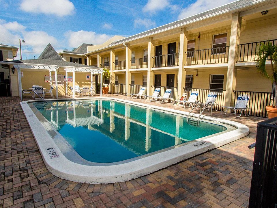 1st image of 5221 Bayshore Blvd APT 35