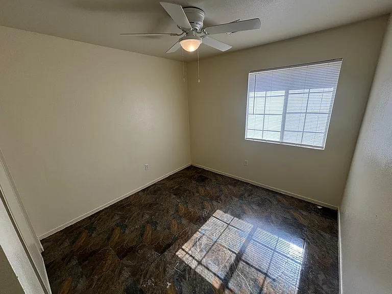 125 E Cactus St #C — Photo 6