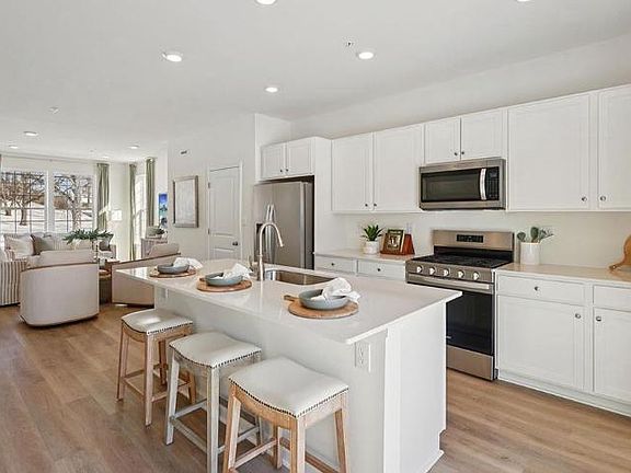 5th image of 116 Spencer Way