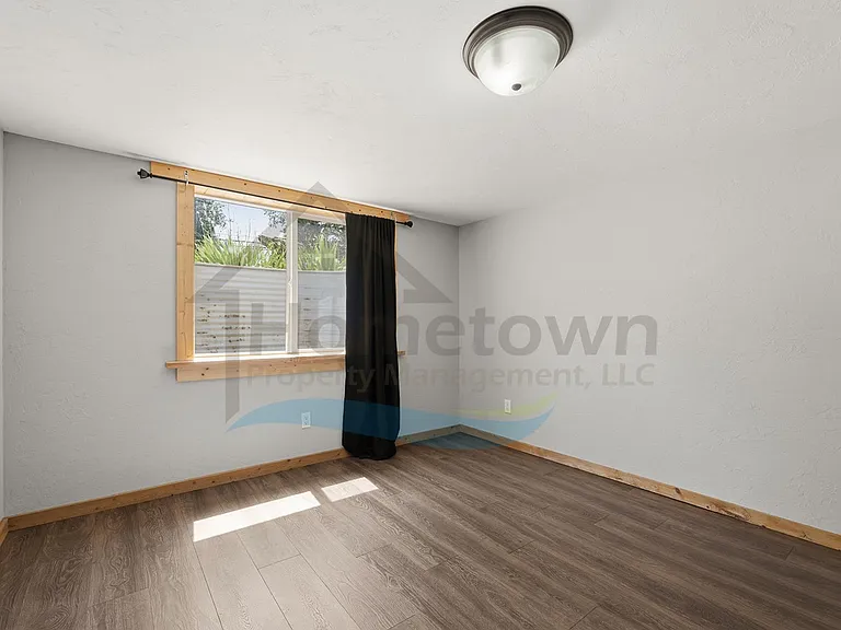 801 E Harrison Ave — Photo 17