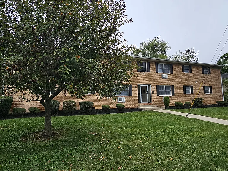 305 Thomas Dr #8 — Photo 16