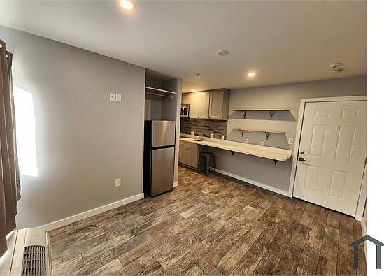 2nd image of 1315 Morena Blvd #22