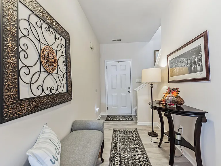 9598 Walkers Glen Dr — Photo 2