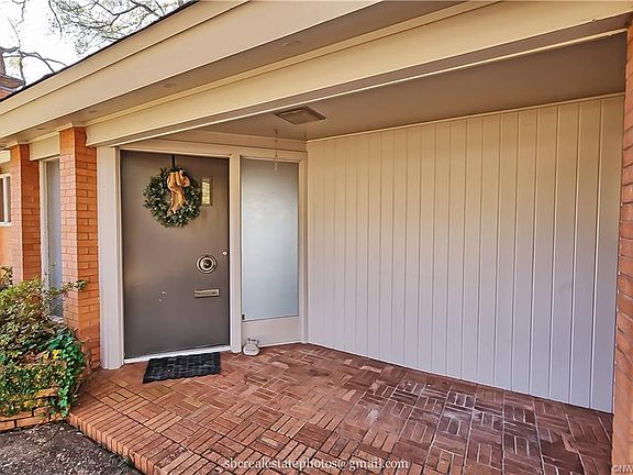 3rd image of 4812 Camellia Ln