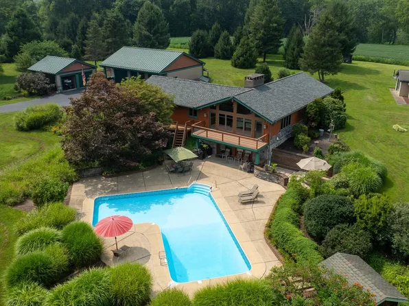 5776 Pheasant Run Rd, York, PA 17406