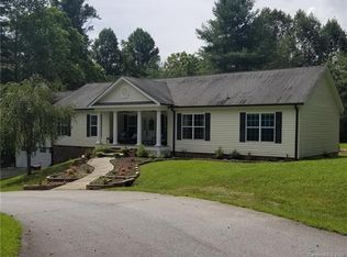 60 Apple Meadow Ct, Hendersonville, NC 28739
