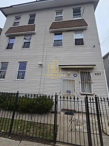 457 Hawthorne Ave Photo 1